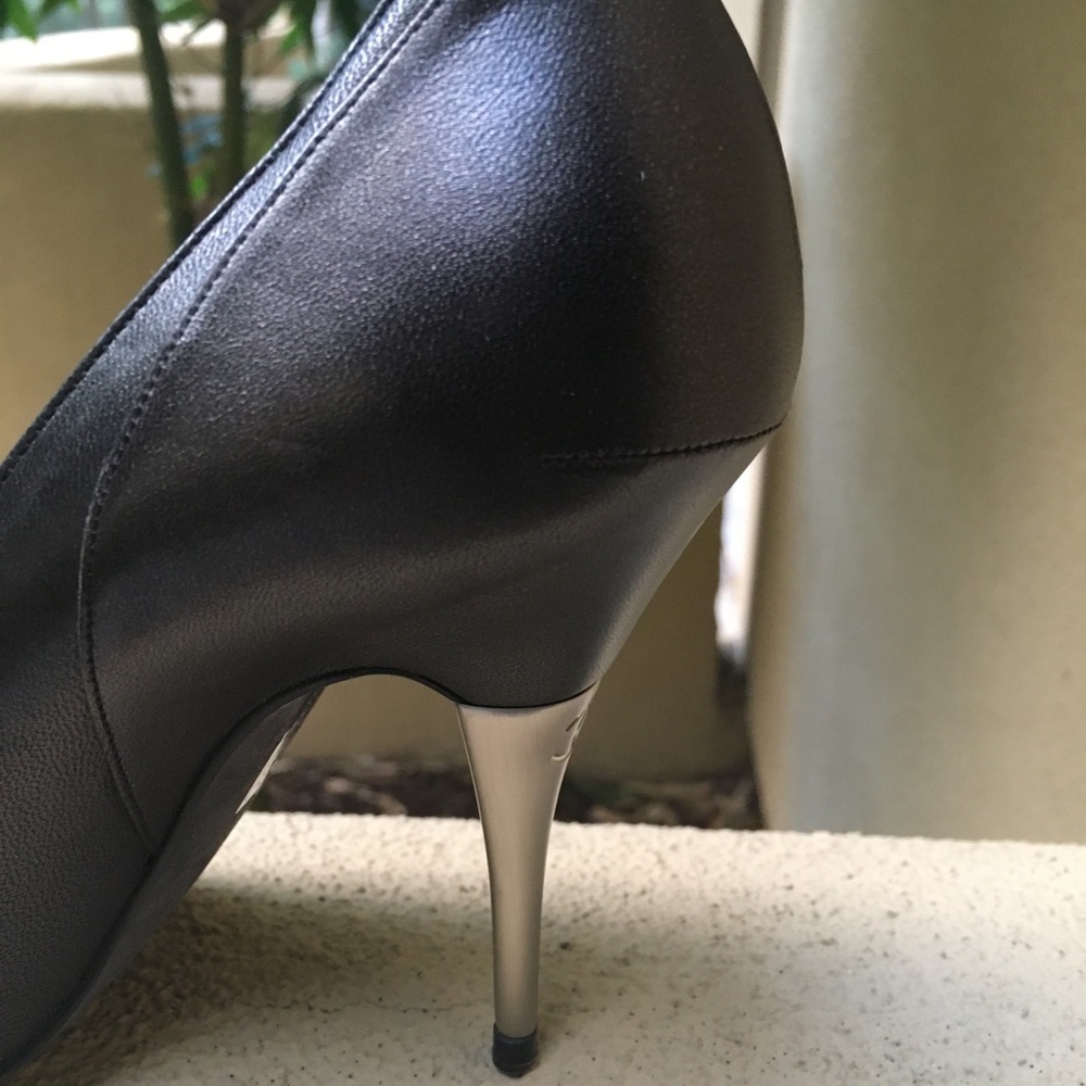 Additional photos Chanel pointed toe pumps 2 of 2